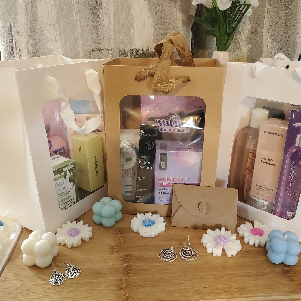 Gift Bundle for Woman - Picture 1 of 10